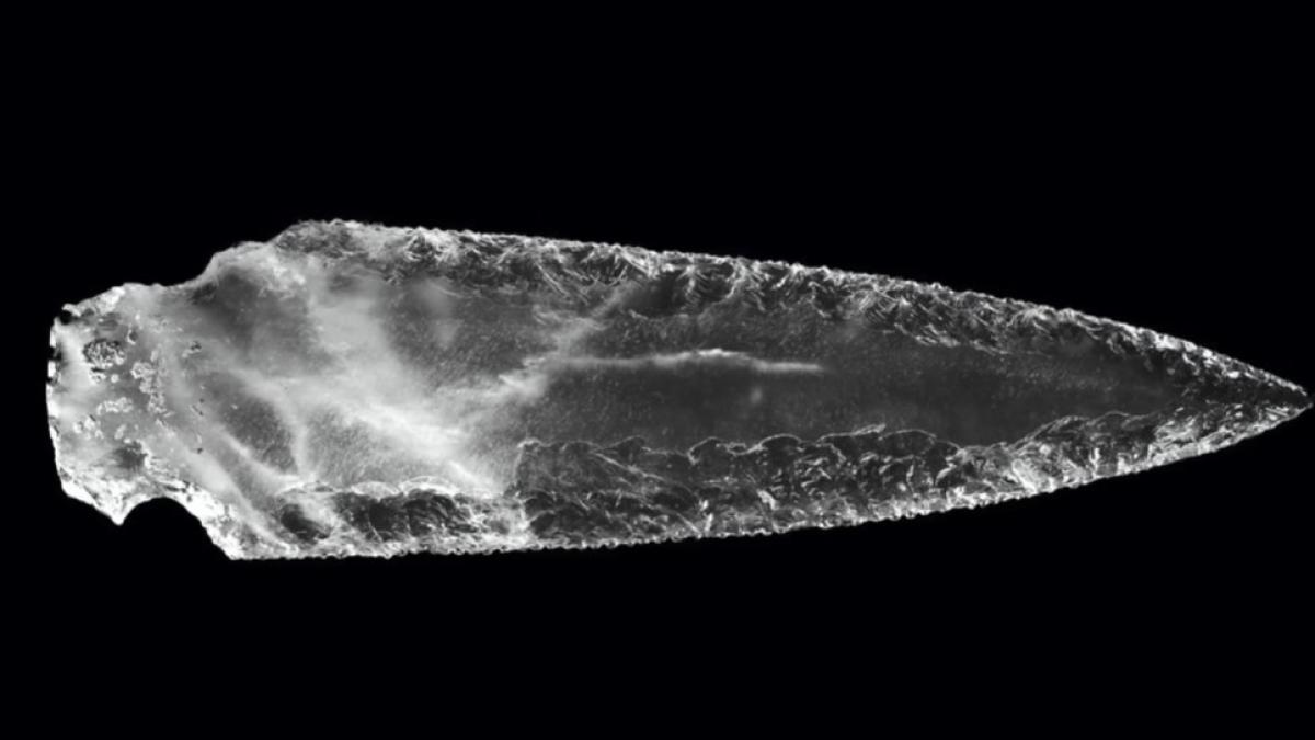 descoperire-arheologica-norvegia--pumnal-de-silex-epoca-de-piatra_93889200