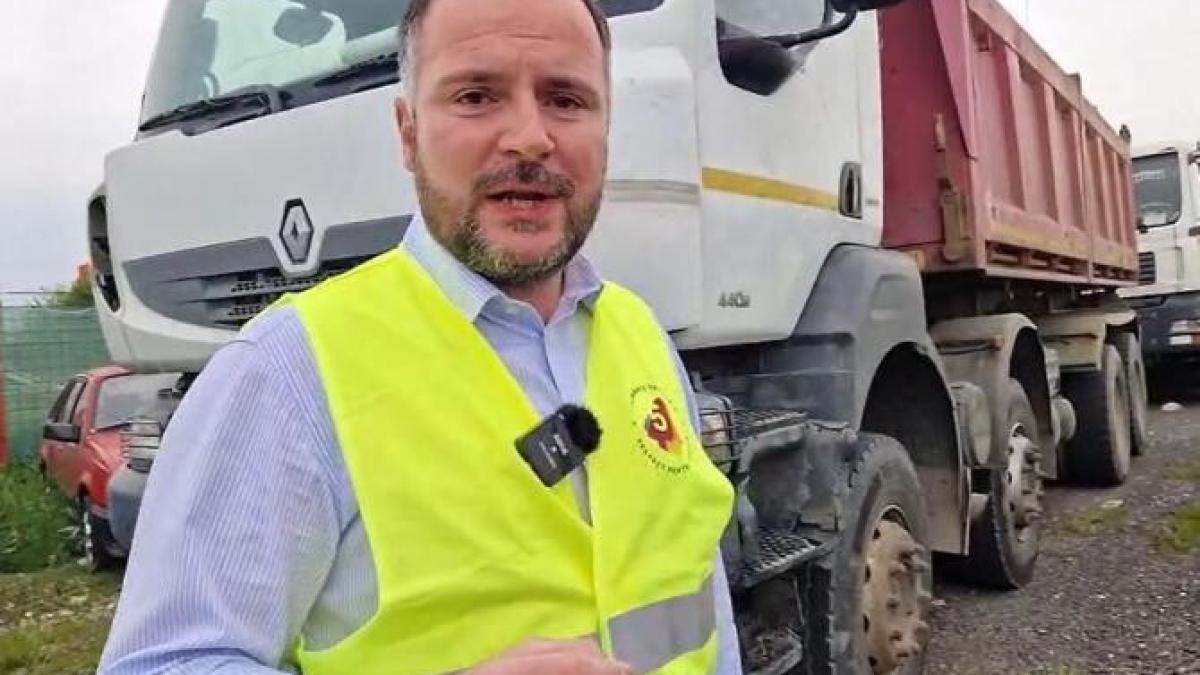 doua-camioane-descarcau-ilegal-deseuri--rares-hopinca--city-manager-sector-5---avem-toleranta-zero-fata-de-infractiunile-de-mediu_36067500