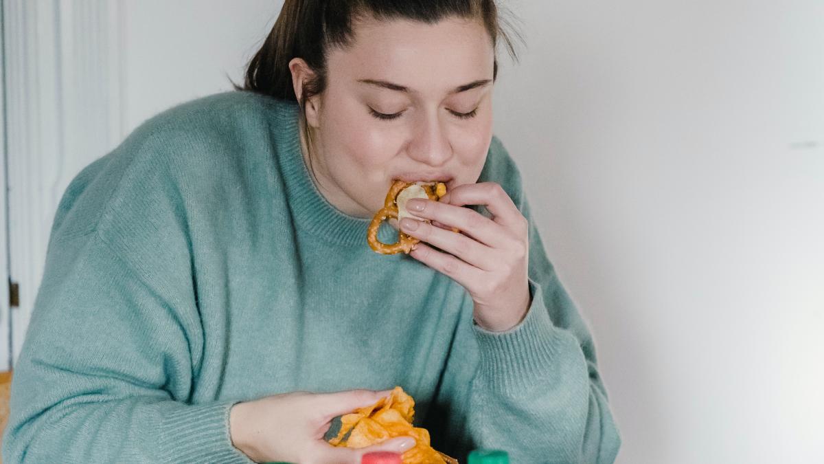 cum-scapi-de-mancatul-impulsiv-sau-emotional--cori-gramescu-toate-aceste-radacini-ale-raului-pot-fi-taiate_94364800