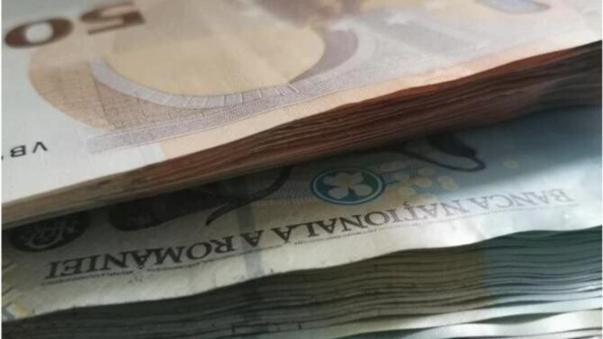 leul-s-a-depreciat-in-raport-cu-euro-si-francul-elvetian_25828100