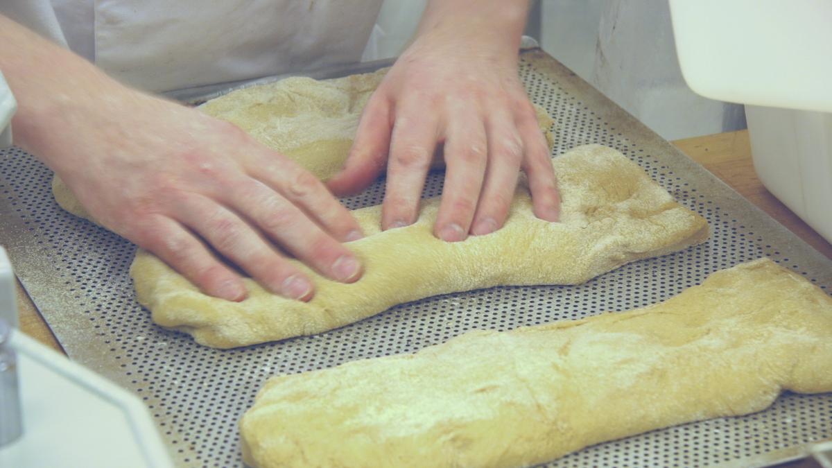 aluat-de-post-cu-suc-de-portocale--poti-sa-faci-ce-vrei-din-el-gogosi--cozonac--minciunele_50830500