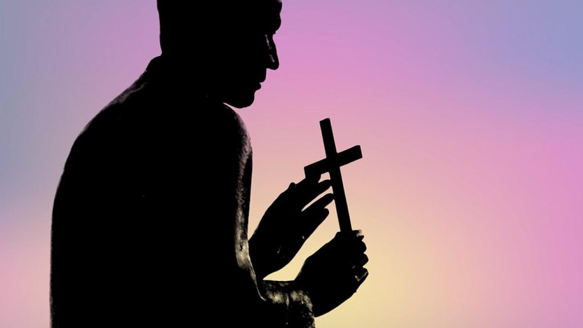 exorcizare-preot_43520800