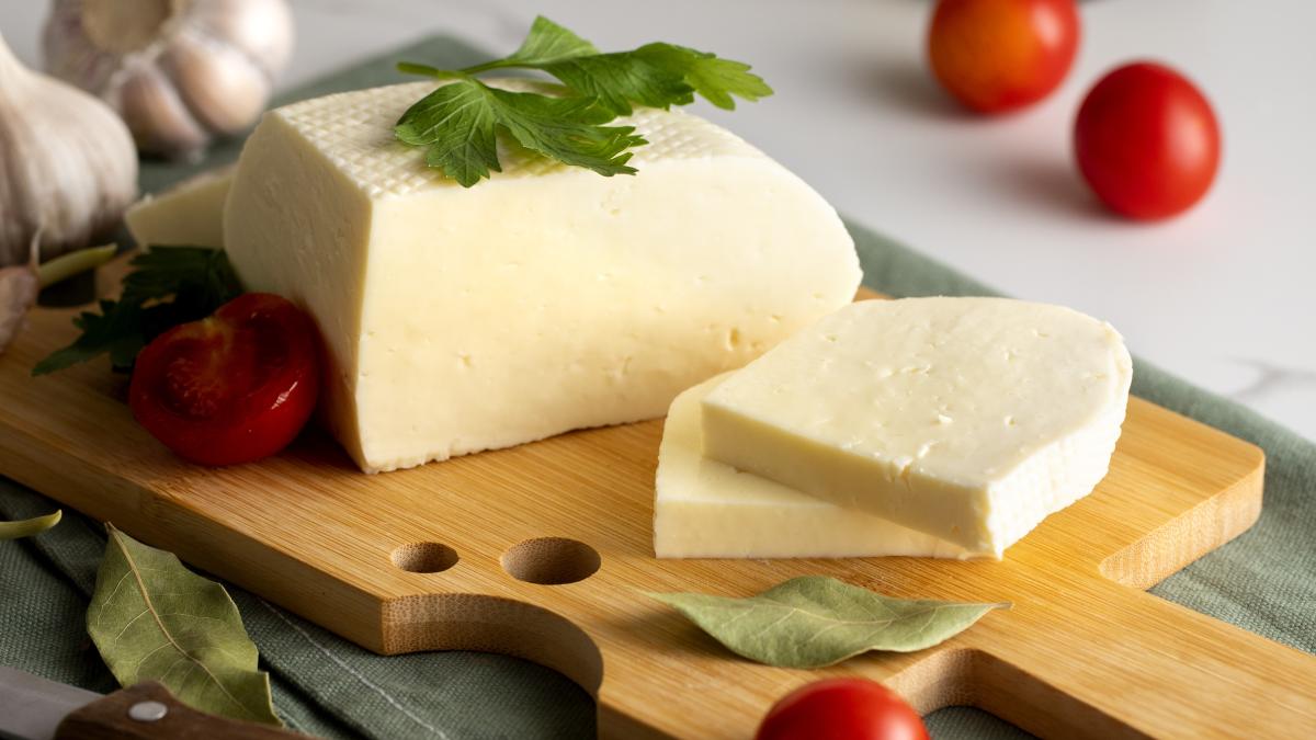 cum-pastrezi-branza-proaspata-pentru-mai-mult-timp--trucul-simplu-si-eficient_31641500