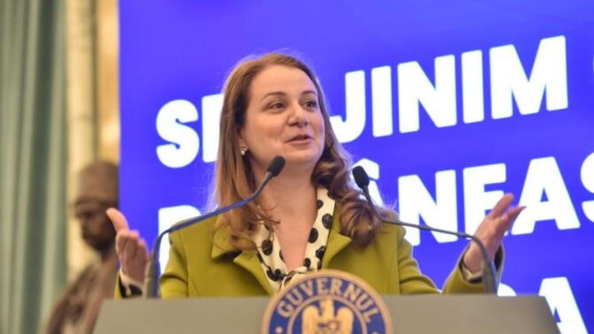 deca-a-uitat-ca-e-ministru--chirieac-o-deranjeaza-foarte-tare-lumina-reflectoarelor-si-politica_25050500