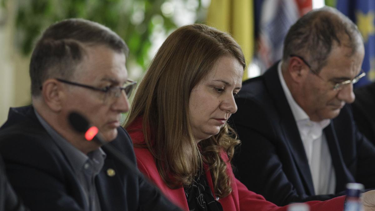 instant_negocieri_educatie_008_inquam_photos_octav_ganea_36019100