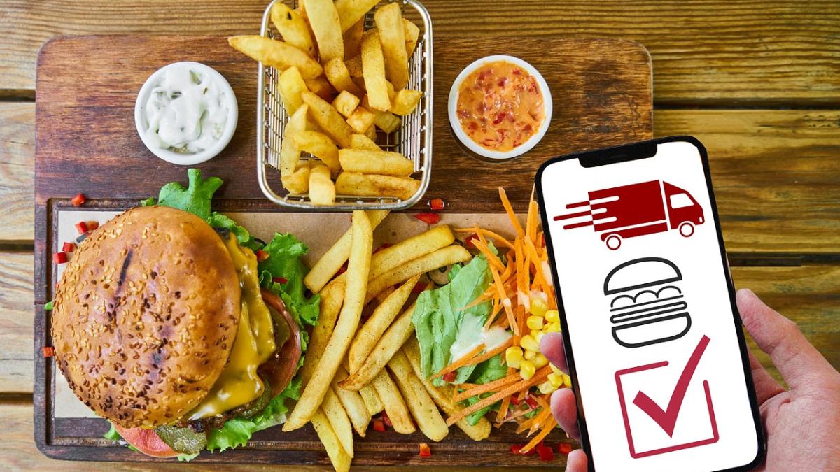 comanda-mancare-romani-preferata_12871400