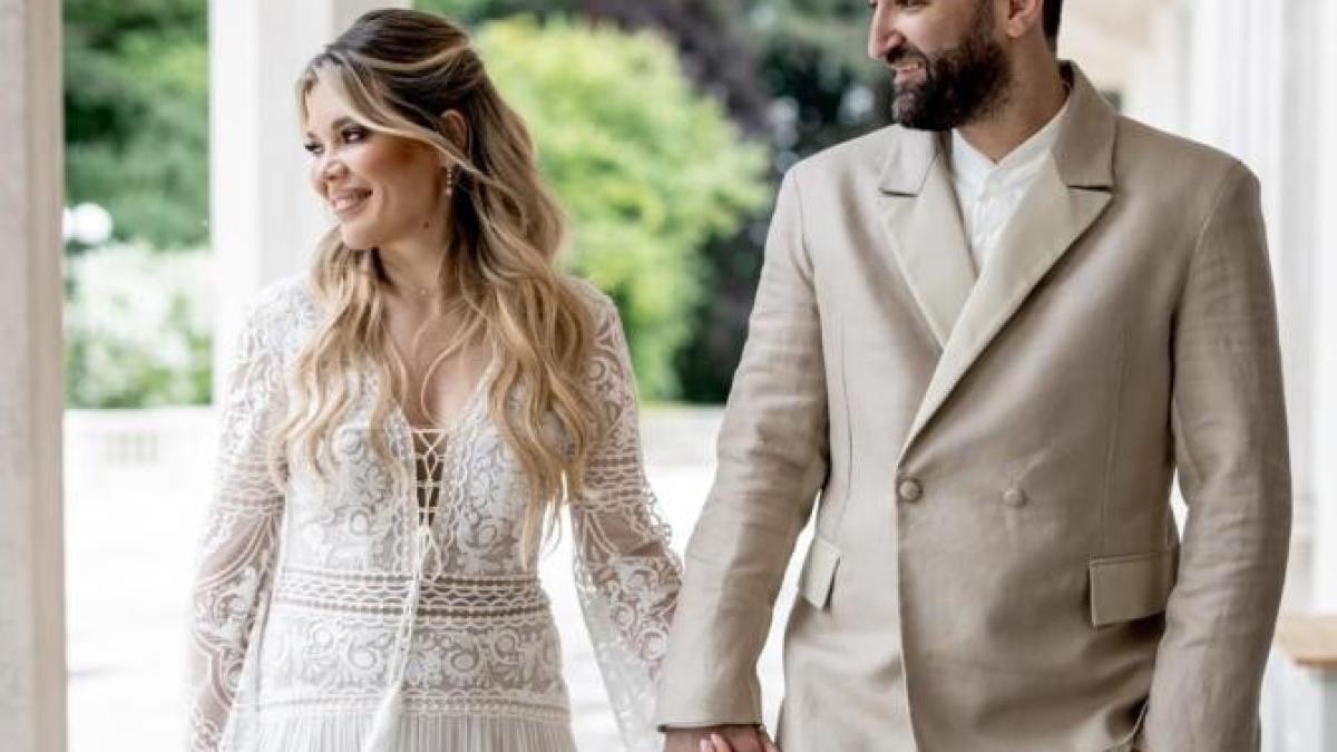 foto-gina-pistol-si-smiley-si-au-spus-prc-e2prc-80prc-9edaprc-e2prc-80prc-9d--primele-imagini-de-la-nunta_58750000