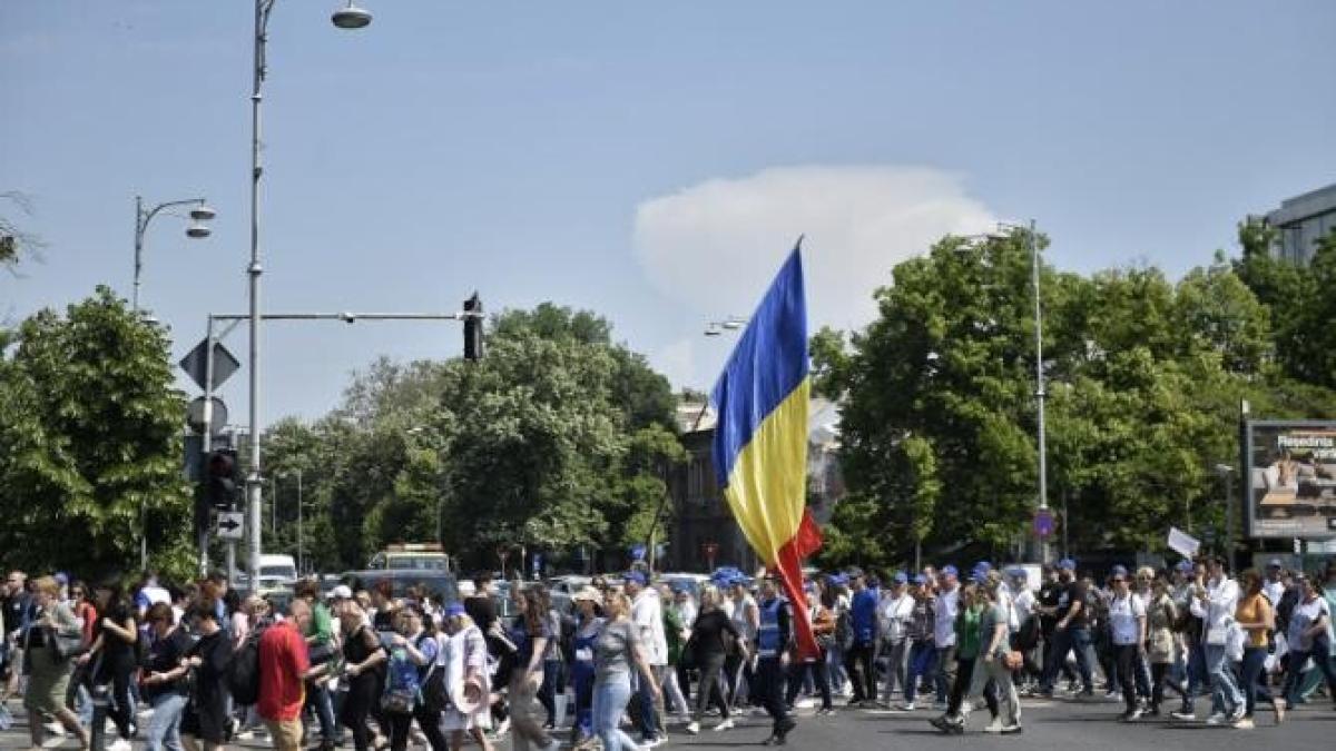 manea-fsli--dupa-anunturile-lui-carbunaru-vor-iesi-in-strada-30-000-de-dascali--lumea-s-a-inflamat-si-mai-mult_95317900