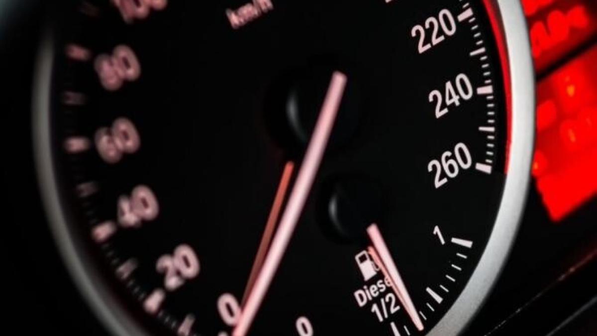 tanar-de-22-de-ani--depistat-cu-aproape-200-kmh-in-tulcea--cat-timp-nu-mai-are-dreptul-de-a-conduce_35305400