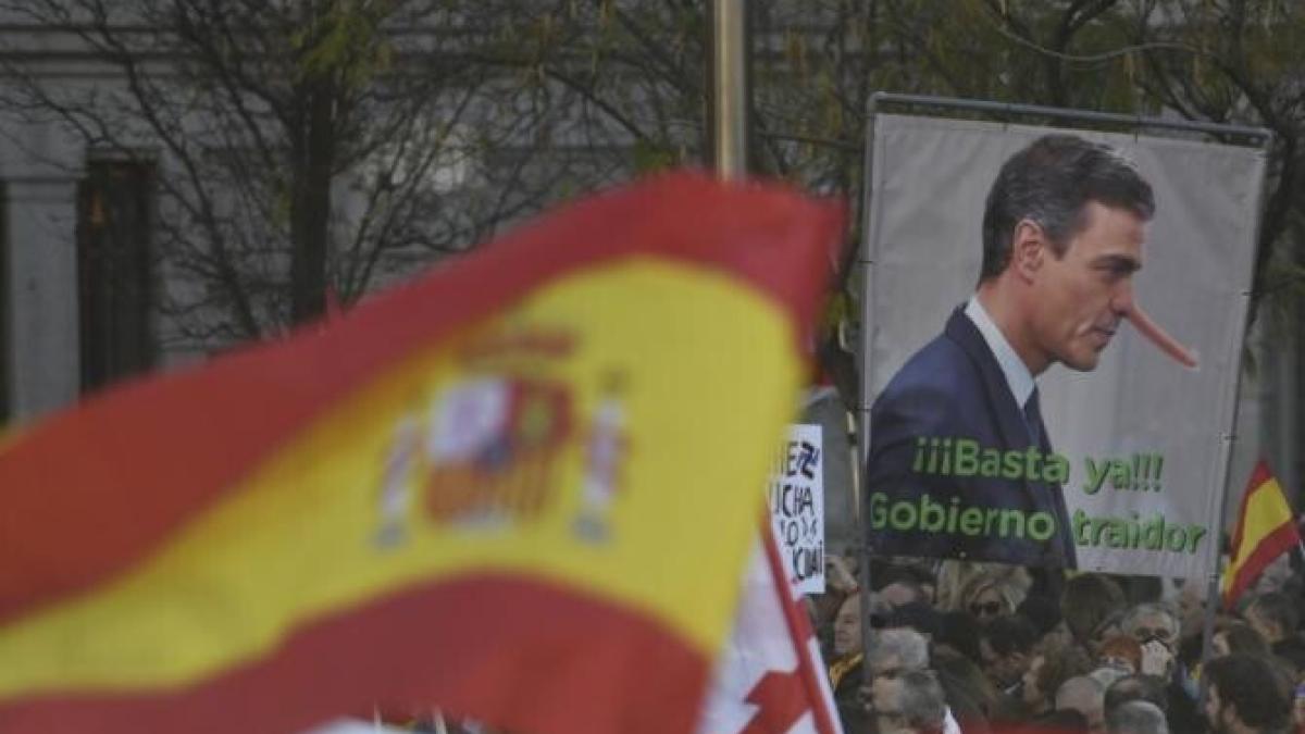 proteste-ale-dreptei-si-extremistilor-la-madrid--manifestantii-cer-demisia-premierului-pedro-sanchez_1_00738300
