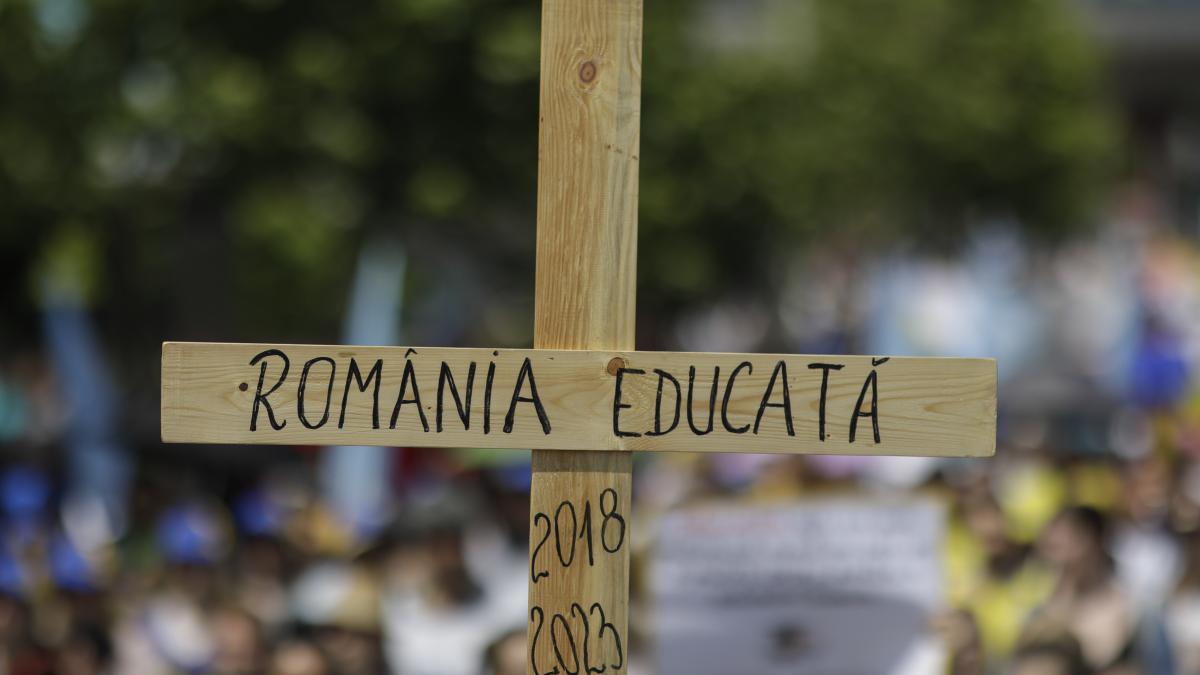 3_protest_30mai_sindicate_educatie_0007_inquam_photos_octav_ganea_09299900