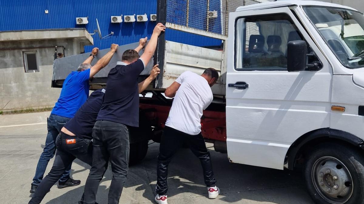 misiune-mai-putin-obisnuita-la-rar--ce-a-facut-un-sofer-dupa-ce-vehiculul-sau-a-picat-inspectia_57751200