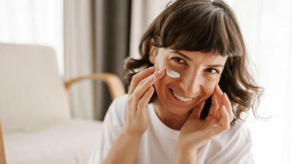 cinci-greseli-de-ingrijire-a-tenului-duc-la-aparitia-cosurilor--afla-care-sunt-acestea_16195200