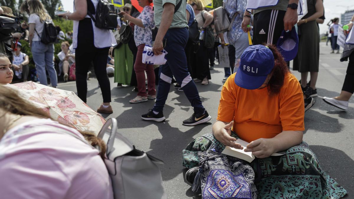 5_protest_30mai_sindicate_educatie_0029_inquam_photos_octav_ganea_53770600