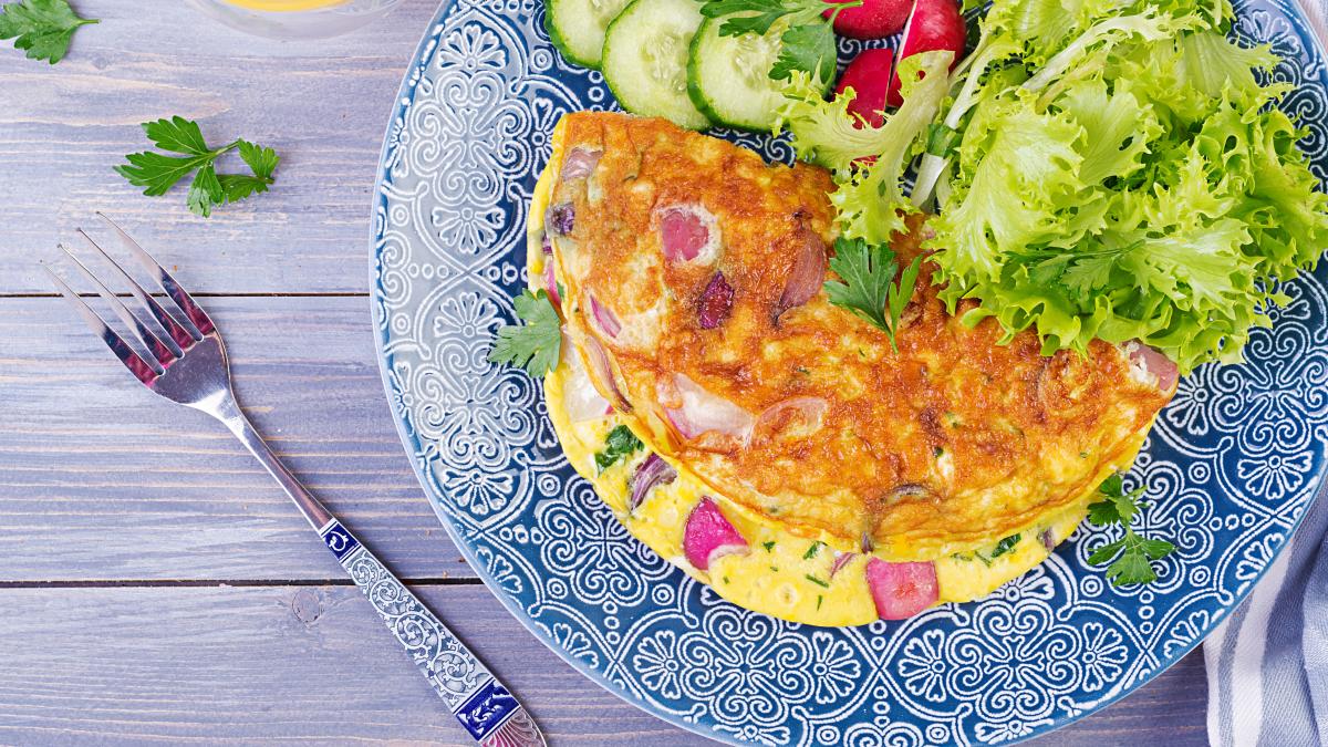 omleta-pufoasa-cu-ton--reteta-de-mic-dejun_28336400