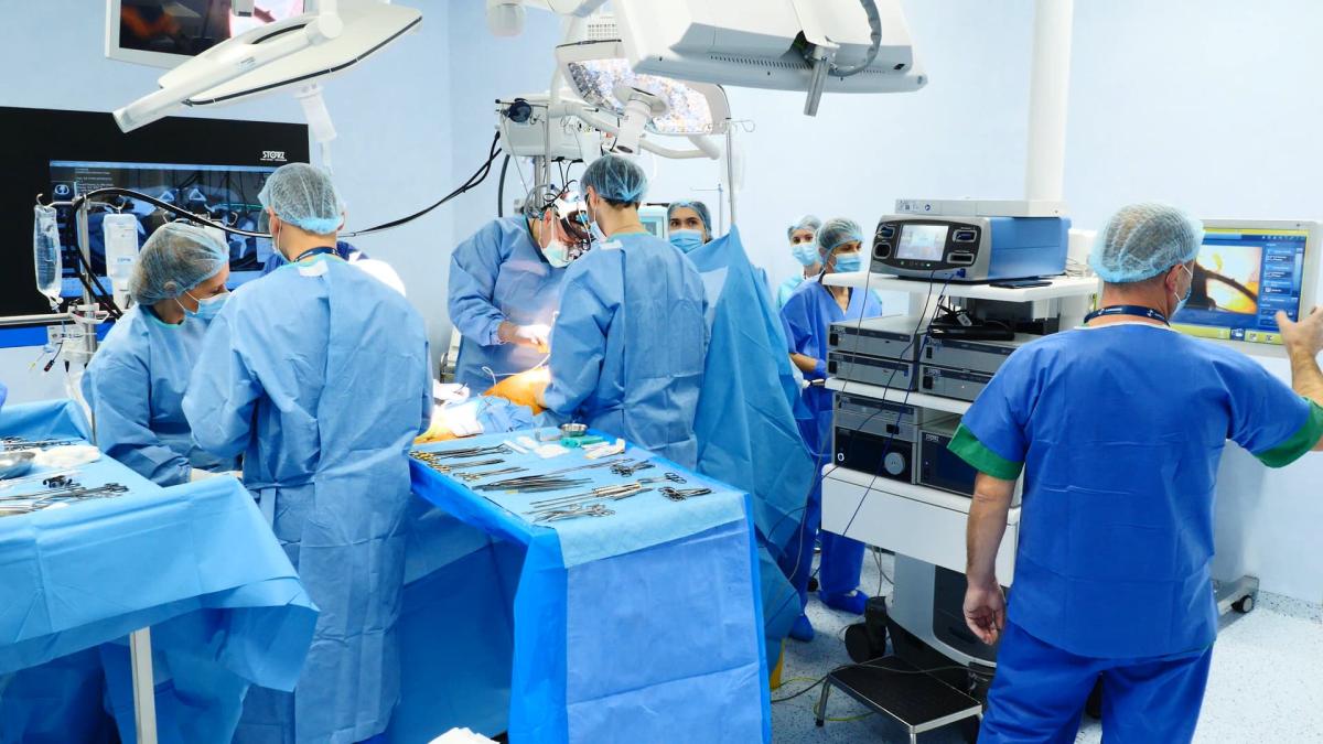 centrul-de-excelenta-in-chirurgia-cardiovasculara-minim-invaziva-de-la-spitalul-clinic-sanador-a-devenit-centru-de-excelenta-si-training-acreditat-international-2_78890700