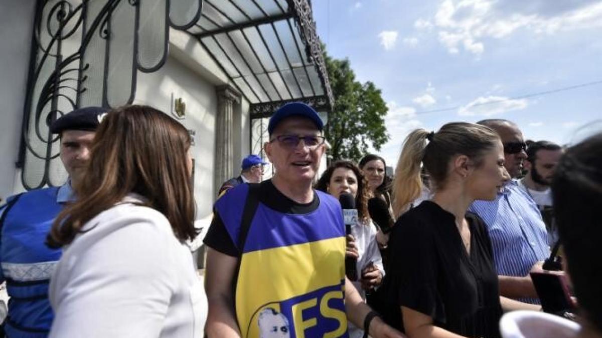 greva-profesorilor-continua--marius-nistor-nu-au-incredere-ca-un-politician-poate-sa-isi-respecte-angajamentul_13637100