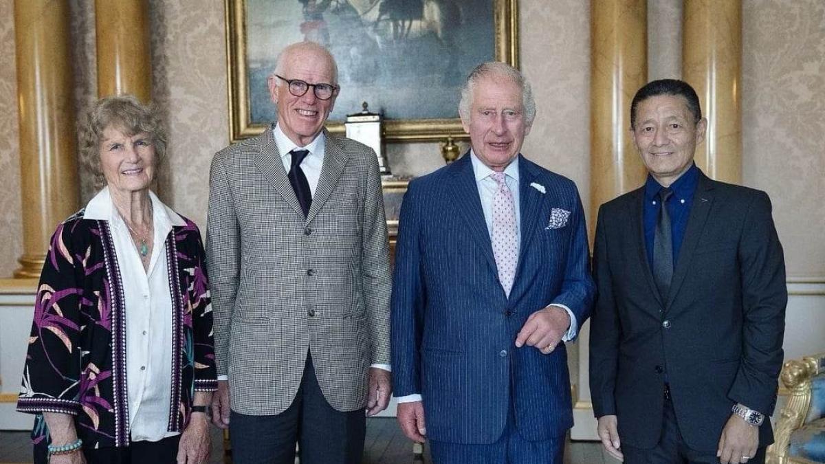 regele-charles-vizita-copii-charles_75054400