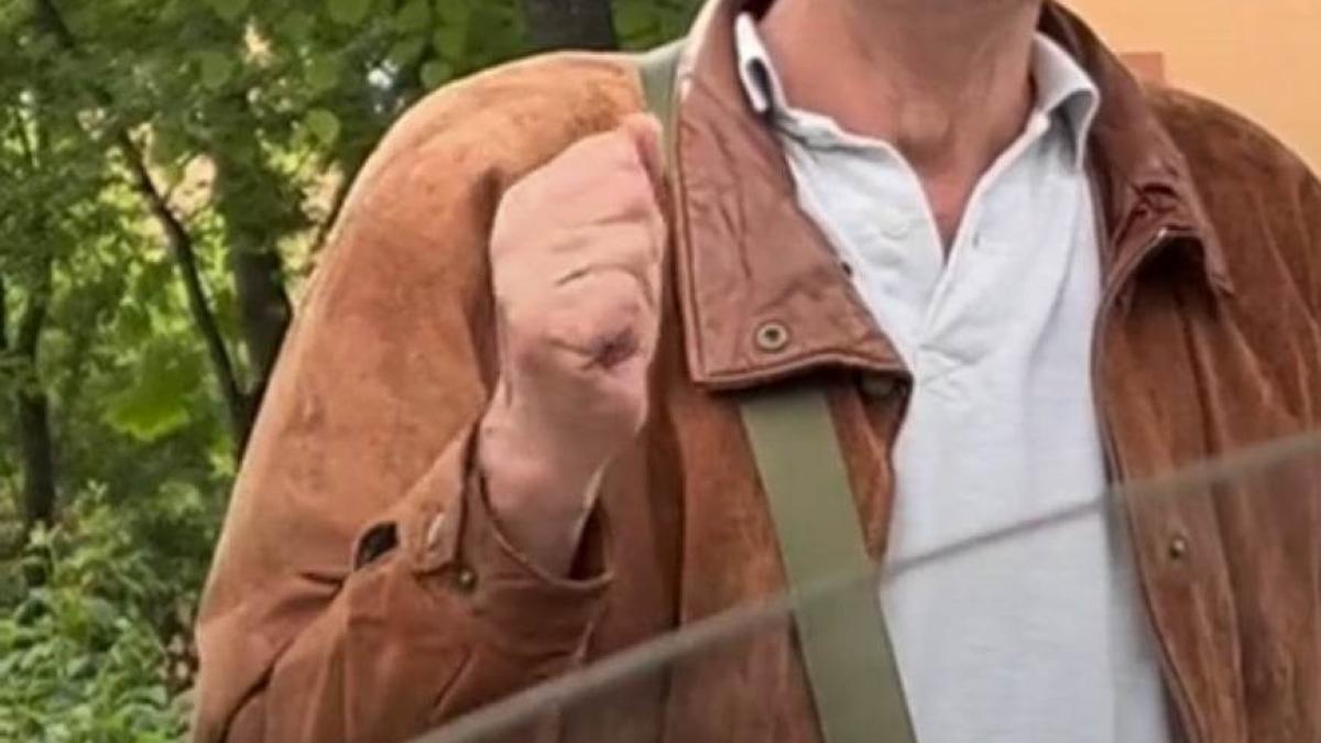 barbat-masina-vanzare-lacrimi_68668000