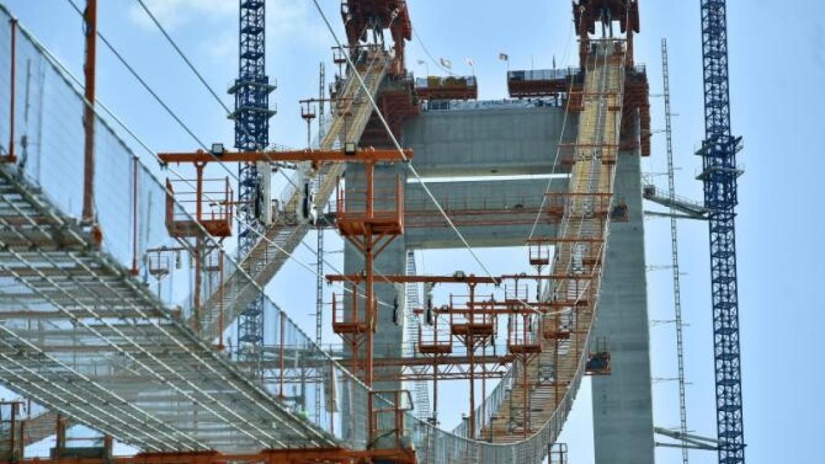 podul-peste-dunare-de-la-braila-va-fi-dat-in-functiune_23397200