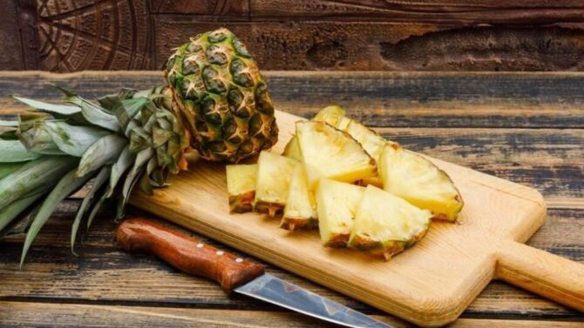 carne-cu-ananas-la-cuptor--un-deliciu-culinar--care-te-va-cuceri--o-reteta-din-bucataria-franceza_90299000