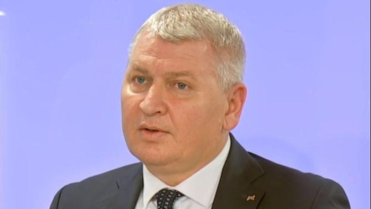 florin-roman_48840800