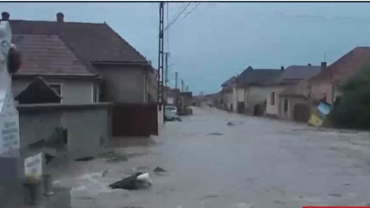 inundatii-romania-raed-arafat_03097600