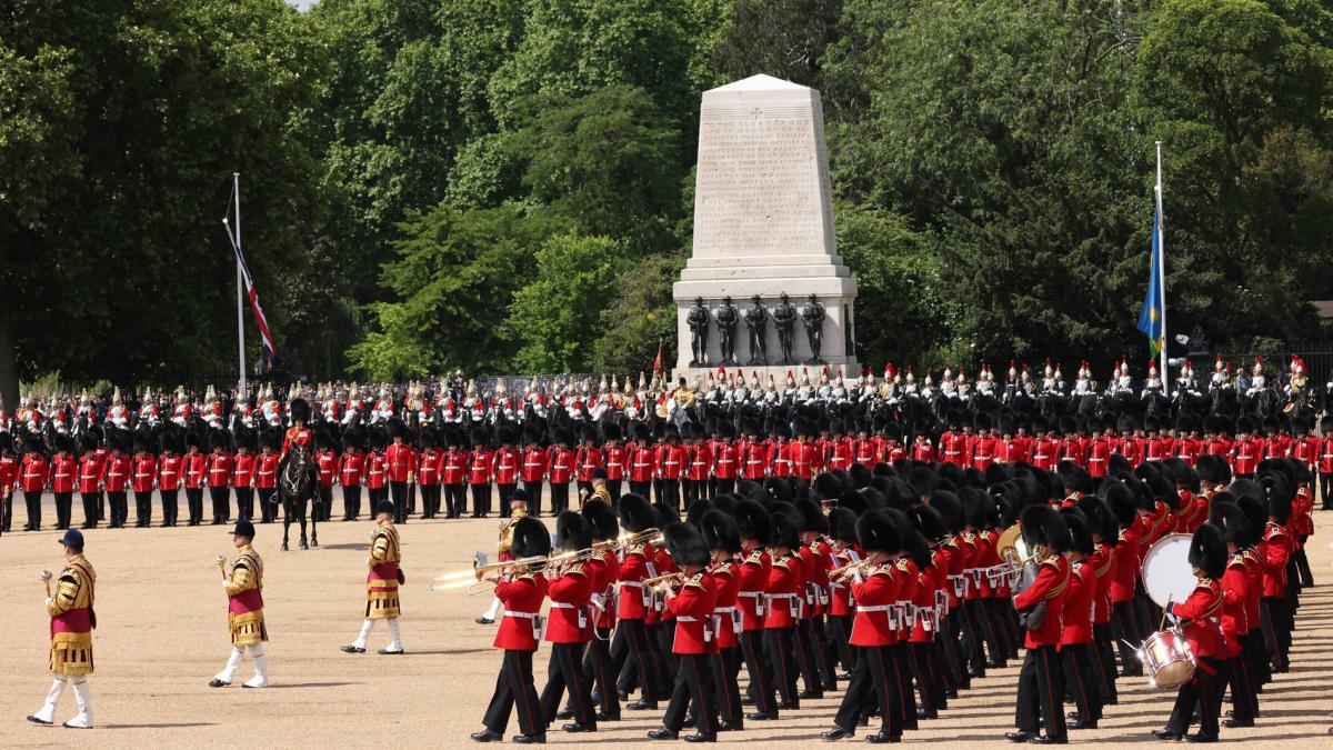 parada-trooping-the-colour--premiera-regele-charles-va-veni-calare--de-ce-a-renuntat-regina-elisabeta-la-astfel-de-aparitii--in-1981_38808900