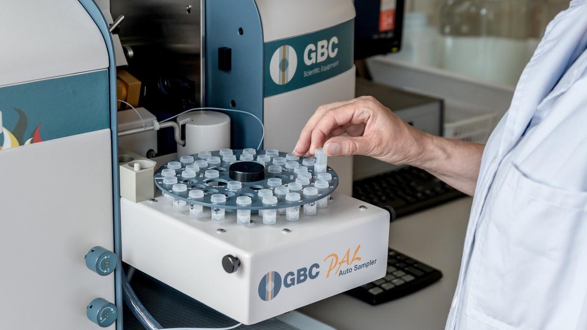 fertilizare-copil-eprubeta_76638300