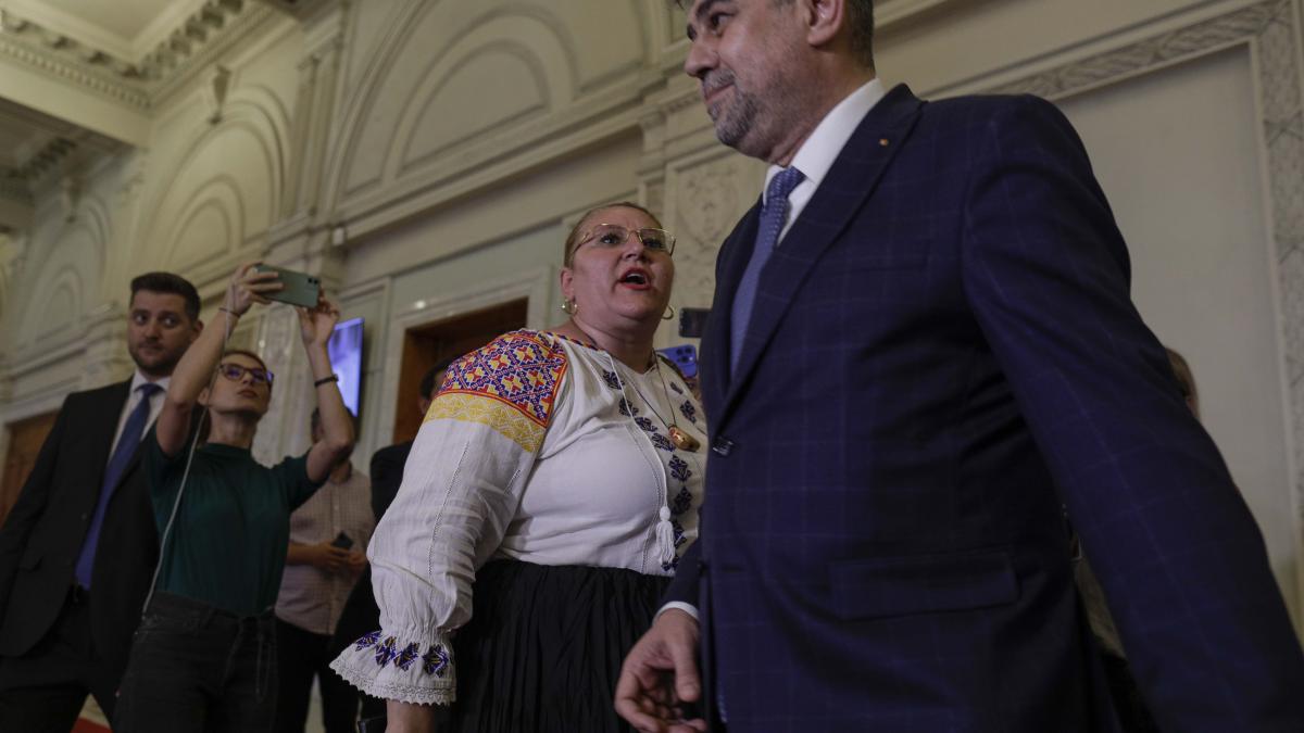 sosoaca-ciolacu_74740300