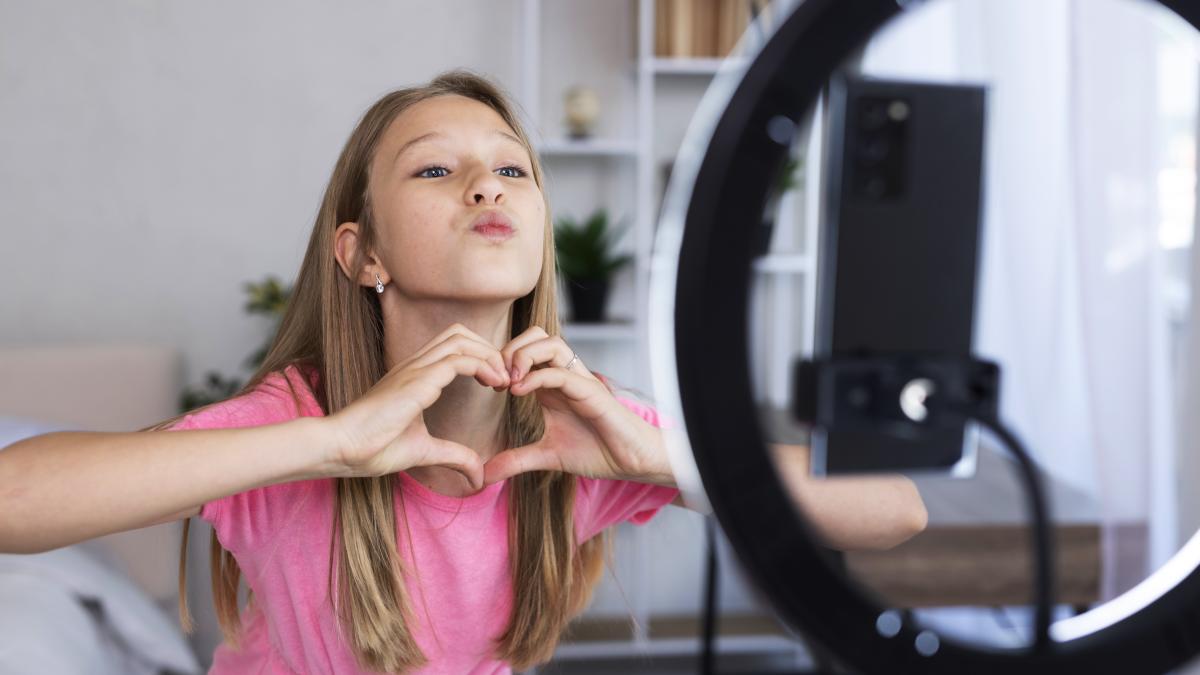 tik-tok-adolescenti_90898100