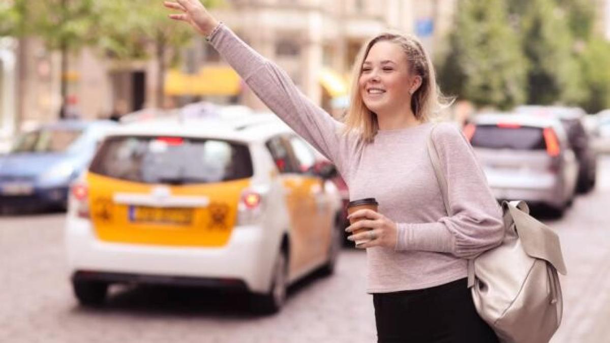 eleva-republica-moldova-jignita-taximetrist-ruseste_23200700