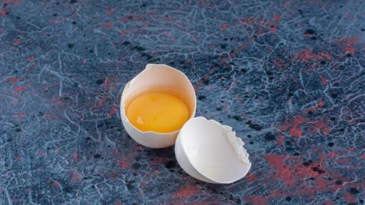 elimina-ridurile-in-cateva-minute--3-masti-cu-oua--perfecte-pentru-un-lifting-facial_53787200