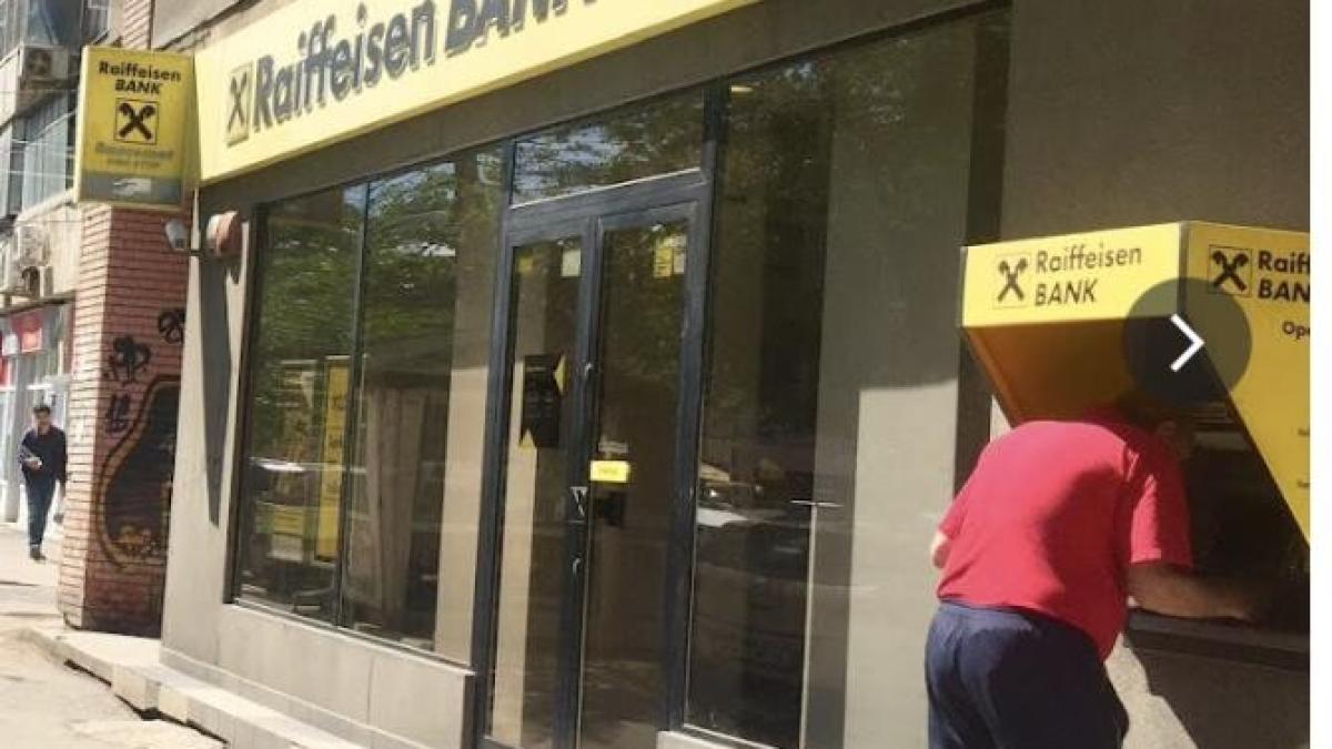 raiffeisen-bank_15696100