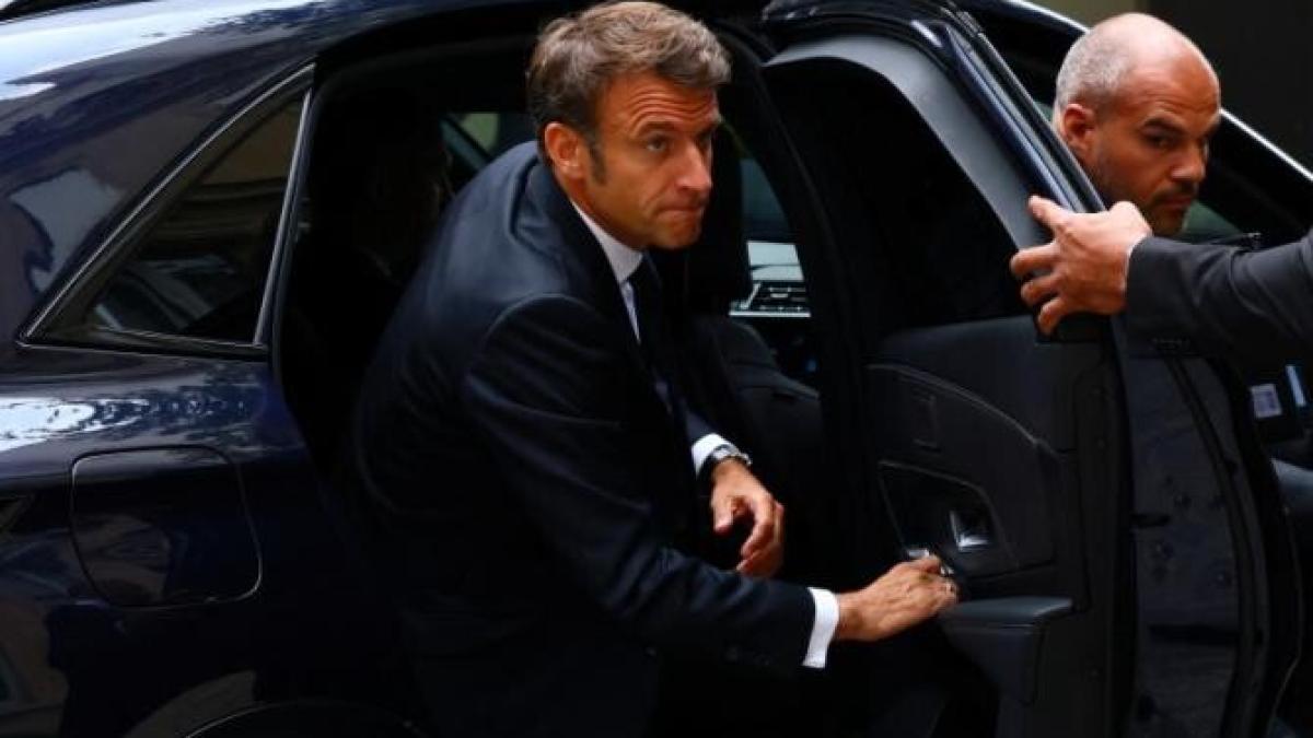 cantareata-franceza--aluzii-la-linsarea-lui-macron--pe-scena--ce-a-spus-artista--a-fost-deschisa-o-ancheta_59377100