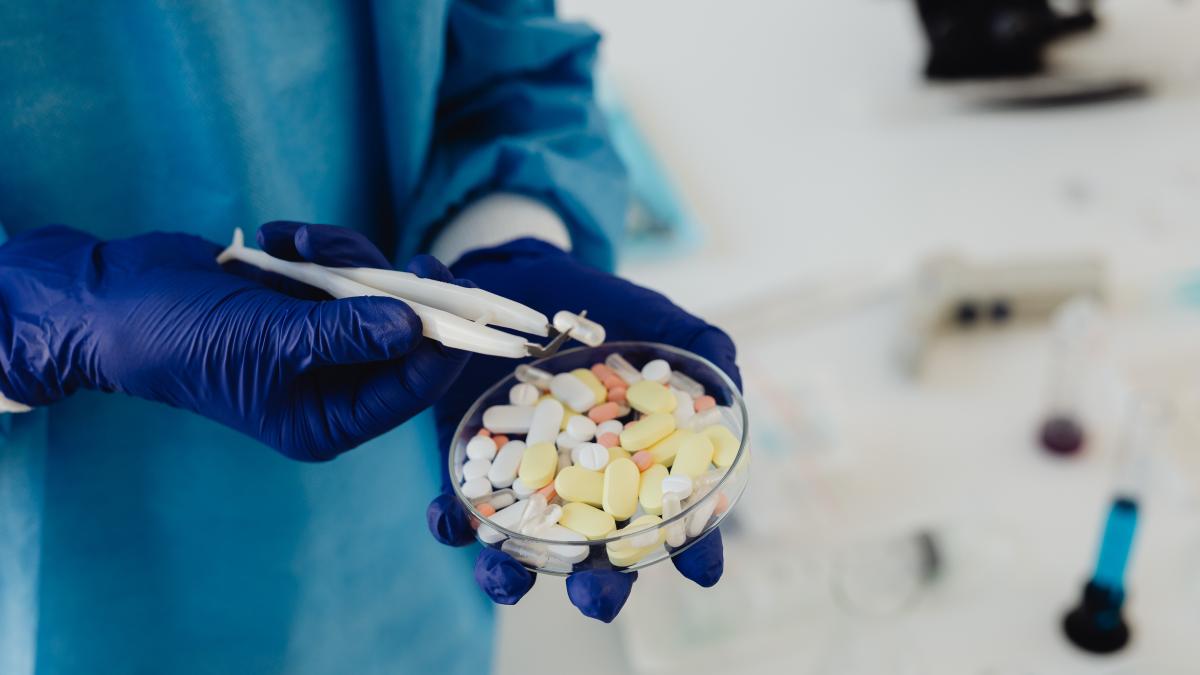 medicamente-verzi--pana-in-2050--dan-zaharescu-subliniaza-riscurile-care-vin-odata-cu-interzicerea-anumitor-substante--valcu--exemplu-cu-cianurile-din-farduri_32530300