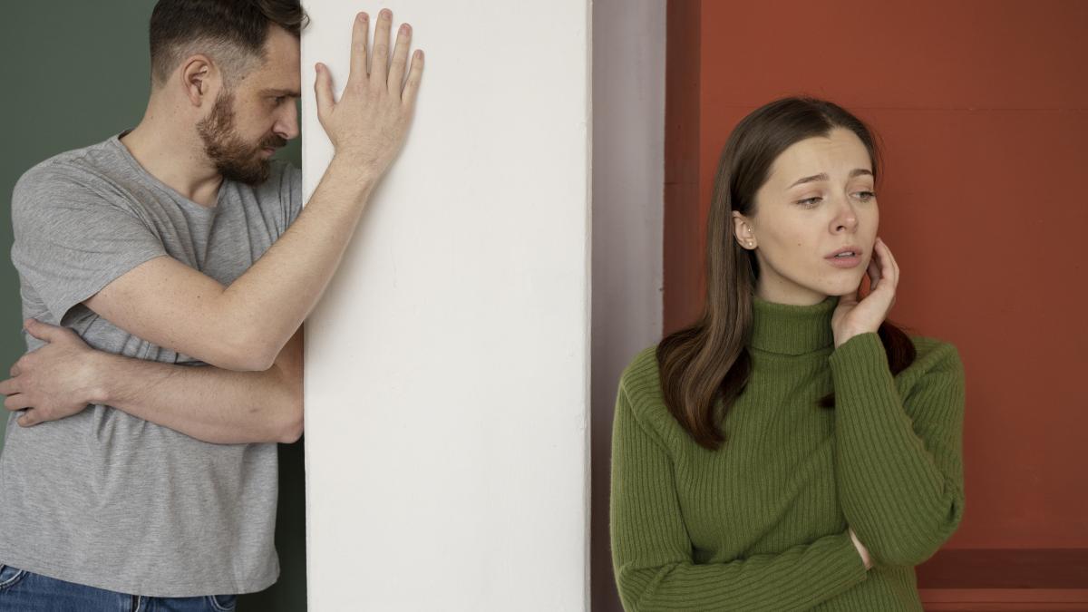 couple-having-communication-problems_62715500