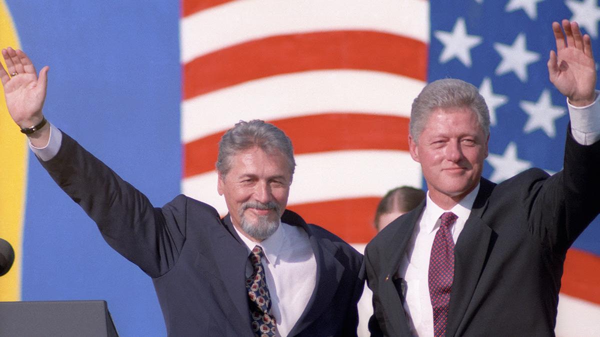 emil-constantinescu-bill-clinton-sua-romania-parteneriat-strategic_10890600