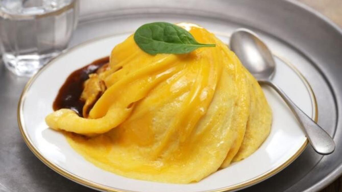 omleta-prc-e2prc-80prc-9etornadoprc-e2prc-80prc-9d--cel-mai-populara-mancare-stradala-din-coreea--reteta-este-simpla_55181700