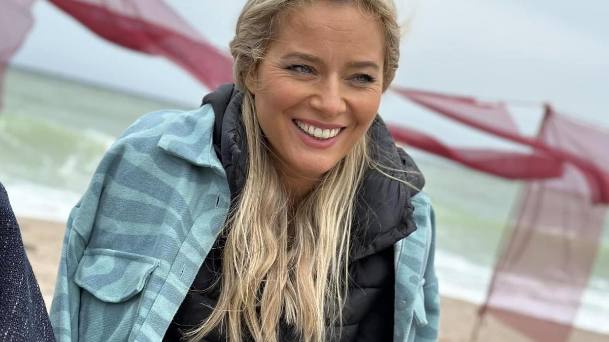 laura-cosoi--vacanta-cu-familia-intr-un-camping-din-franta--s-a-cazat-cu-familia-intr-un-container-foto_77252400