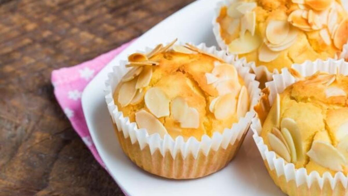 briose-tropicale-dulci--facute-din-banane-coapte--reteta-se-face-in-cateva-minute_23266600