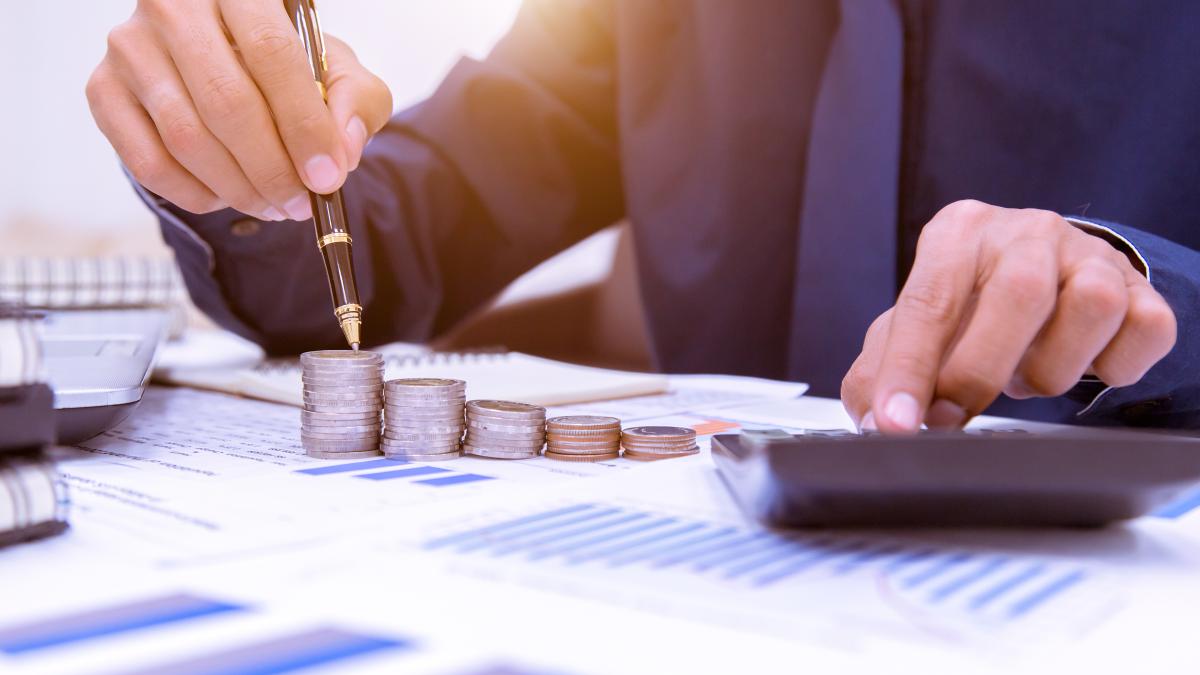 cont-curent-si-cont-de-economii--care-este-diferenta-si-ce-avantajedezavantaje-sunt_28236900