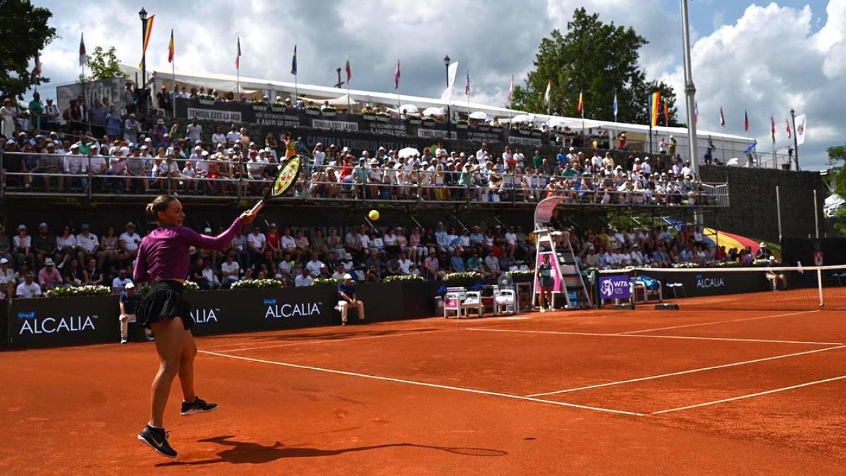ana-bogdan-si-a-aparat-trofeul--a-castigat-finala-bcr-iasi-open-in-fata-irinei-begu_10820600