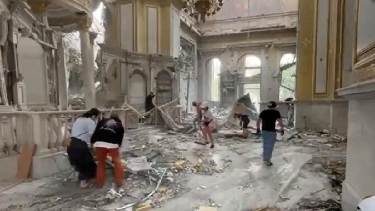 vasile-banescu--dupa-atacul-rusesc-asupra-bisericii-ortodoxe-din-odesa-ortodoxia-nucleara-nu-se-mpiedica-de-un-ciot-al-culturii_59620600