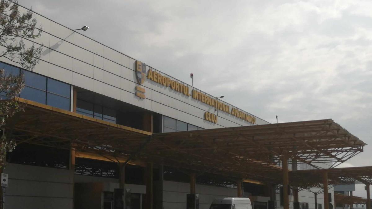 zbor-cluj-napoca---luton--intarziat-cu-peste-3-ore-din-cauza-unei-amenintari-de-securitate_55719900
