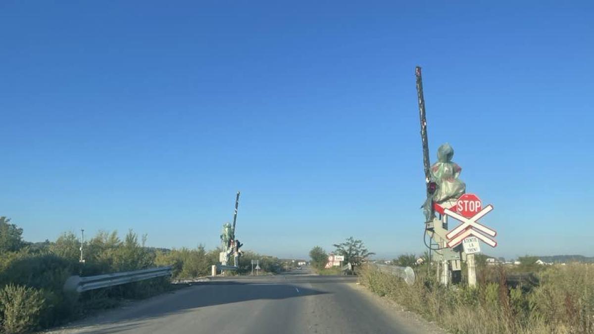 elena-cristian-trecere-cale-ferata_27592100