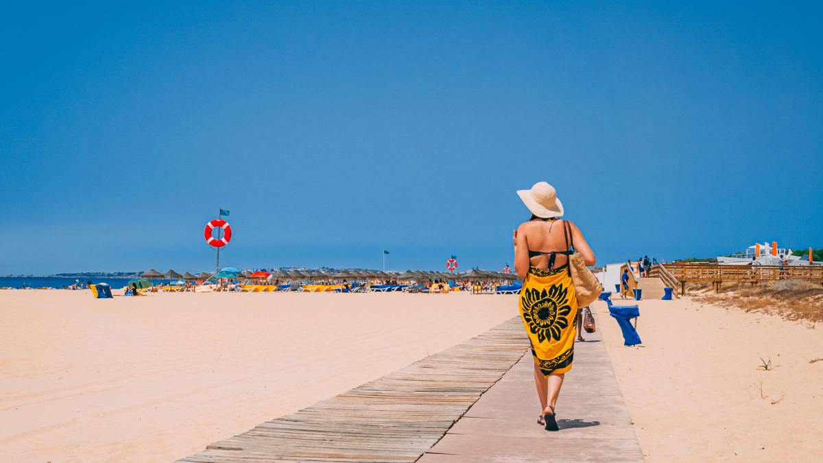 vacanta-dezastru-la-cinci-stele--in-bulgaria--petru-o-familie-din-romani--hotelu-este-lasat-in-paragina--jeg-peste-tot--ne-au-dat-afara_71797700