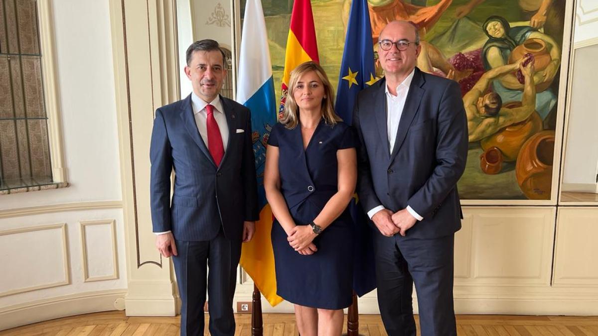 ambasadorul-george-bologan--vizita-strategica-in-insulele-canare_26532000