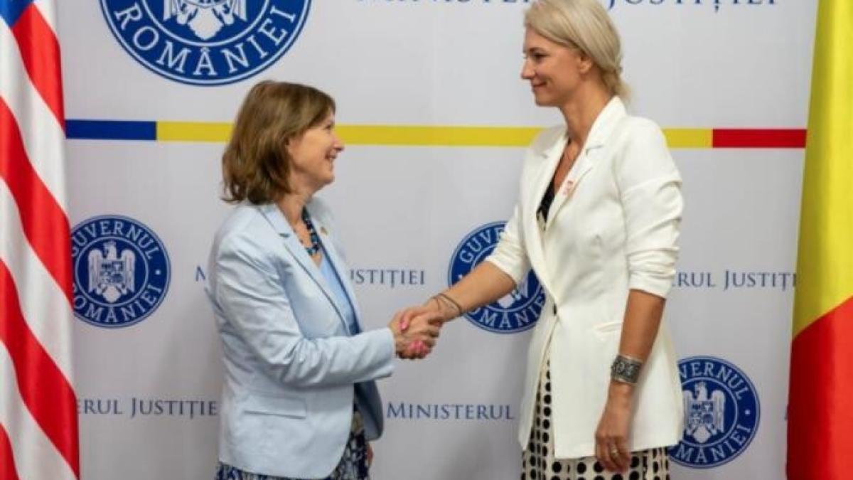 gorghiu--intrevedere-cu-ambasadorul-statelor-unite-ale-americii--e-s--kathleen-ann-kavalec_76285500