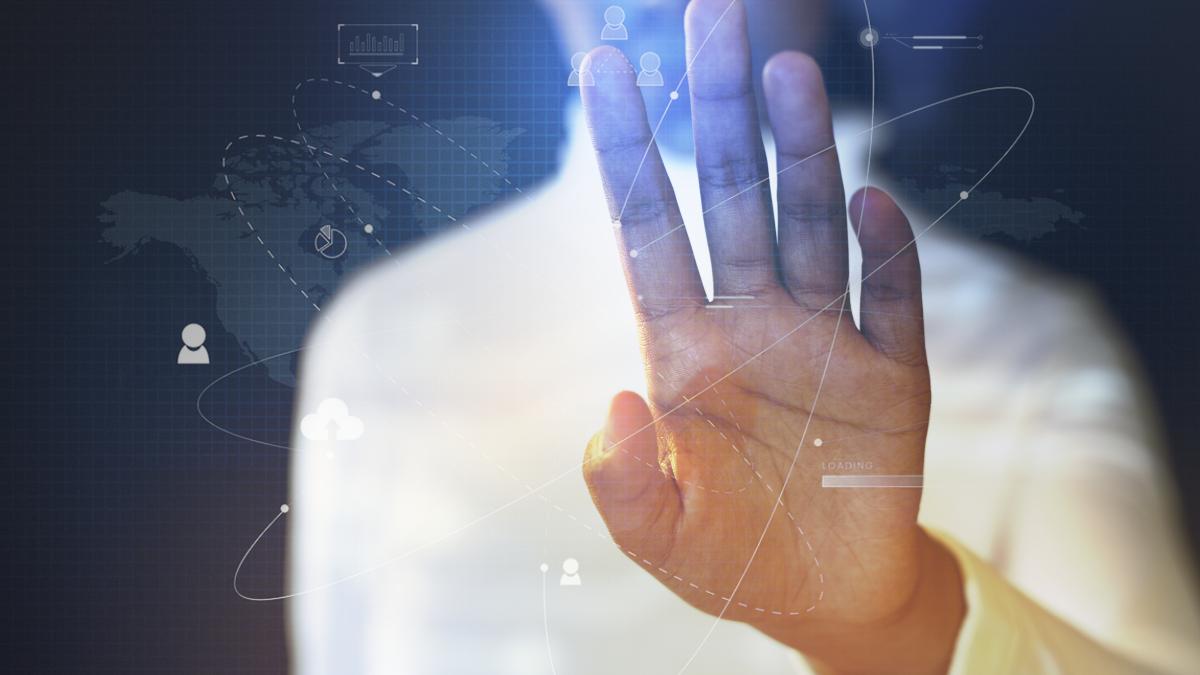 informaticianul-care-si-a-implantat-5-microcipuri--poate-deschide-usile--dar-si-face-diferite-plati_61751700